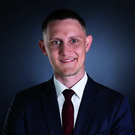Porträt von Bastian Pesl, Gründer von OrthoMetiQ